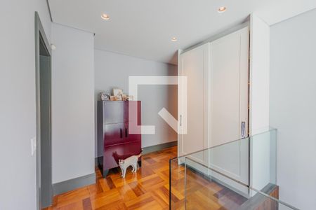 Casa à venda com 373m², 4 quartos e 4 vagasCorredor