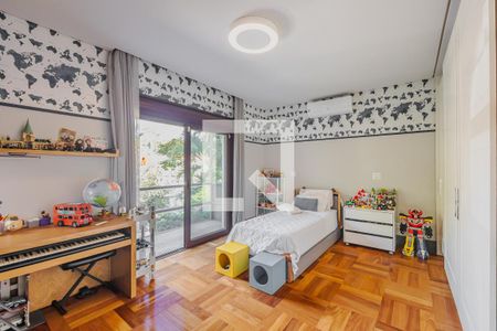 Casa à venda com 373m², 4 quartos e 4 vagasSuíte 1