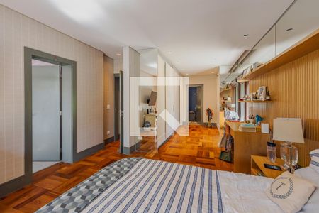 Casa à venda com 373m², 4 quartos e 4 vagasSuíte 3