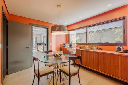 Casa à venda com 373m², 4 quartos e 4 vagasSala de Jantar