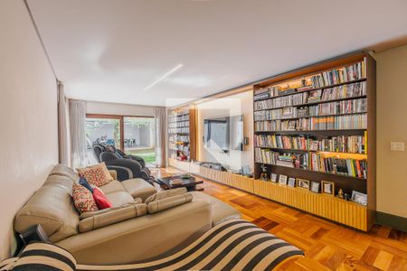 Sala de casa à venda com 4 quartos, 373m² em Alto de Pinheiros, São Paulo