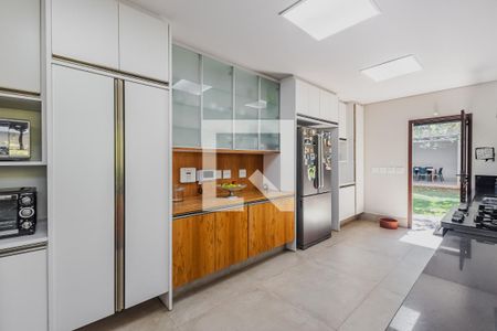 Casa à venda com 373m², 4 quartos e 4 vagasCozinha