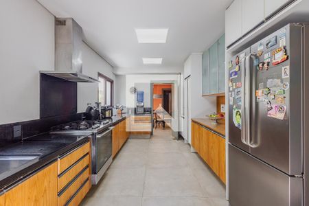 Casa à venda com 373m², 4 quartos e 4 vagasCozinha