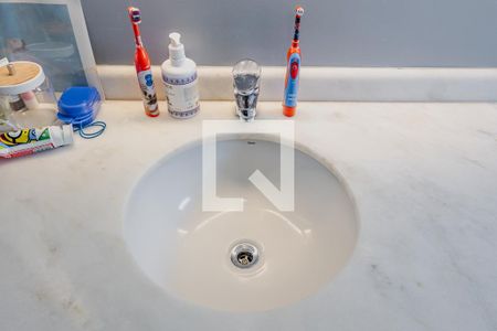 Casa à venda com 373m², 4 quartos e 4 vagasBanheiro da Suíte 2