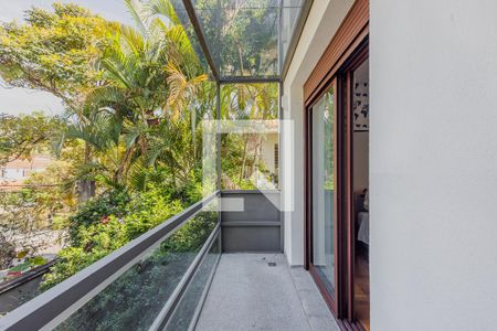 Casa à venda com 373m², 4 quartos e 4 vagasVaranda da Suíte 1