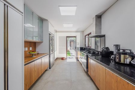 Casa à venda com 373m², 4 quartos e 4 vagasCozinha