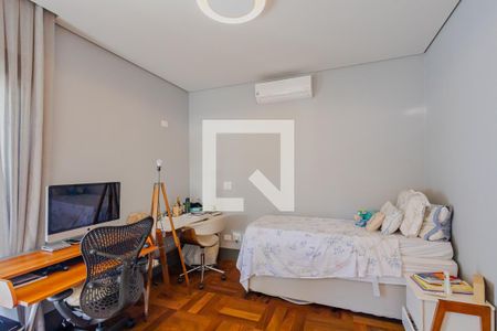 Casa à venda com 373m², 4 quartos e 4 vagasSuíte 2