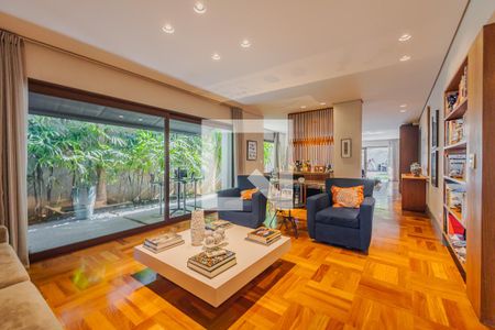 Sala de casa à venda com 4 quartos, 373m² em Alto de Pinheiros, São Paulo