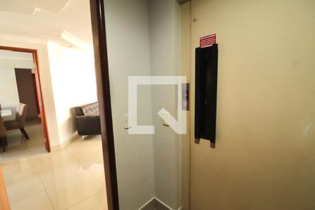 Apartamento para alugar com 290m², 4 quartos e 2 vagas1 apartamento por andar