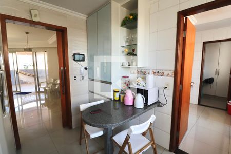 Apartamento para alugar com 290m², 4 quartos e 2 vagasCozinha