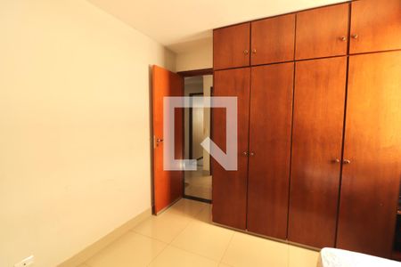 Apartamento para alugar com 290m², 4 quartos e 2 vagasQuarto 2 - Armários