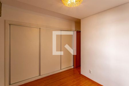 Quarto de apartamento à venda com 2 quartos, 72m² em Serra, Belo Horizonte