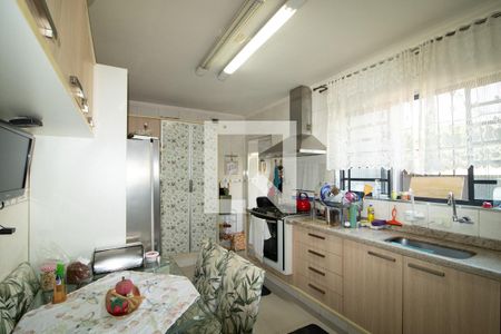 Casa à venda com 119m², 2 quartos e 2 vagasCozinha