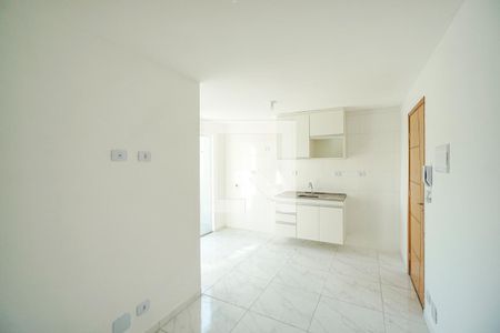 Sala e cozinha de apartamento para alugar com 1 quarto, 30m² em Vila Esperança, São Paulo