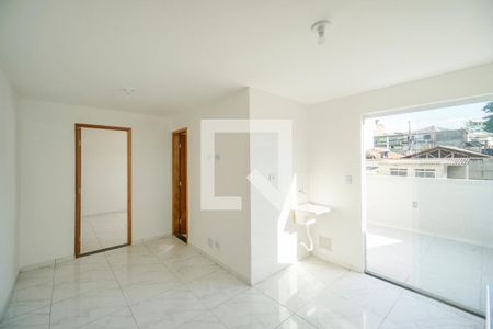 Sala e cozinha de apartamento para alugar com 1 quarto, 30m² em Vila Esperança, São Paulo