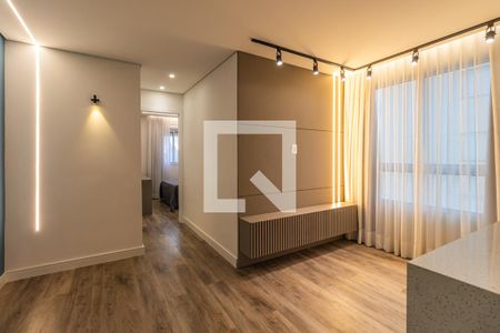 Sala de apartamento para alugar com 1 quarto, 42m² em Jardim Tupanci, Barueri