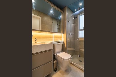 Banheiro de apartamento para alugar com 1 quarto, 42m² em Jardim Tupanci, Barueri