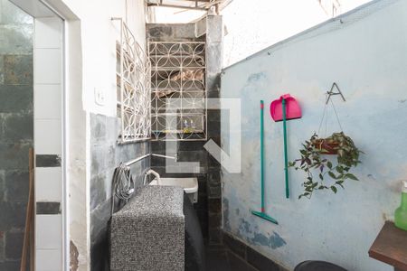 Casa à venda com 96m², 2 quartos e 1 vagaÁrea de Serviço