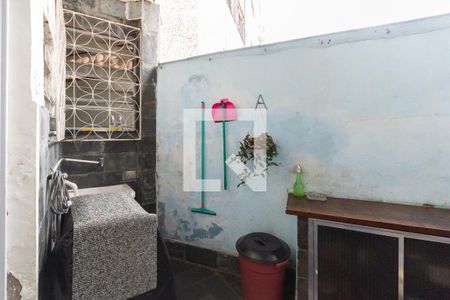 Casa à venda com 96m², 2 quartos e 1 vagaÁrea de Serviço