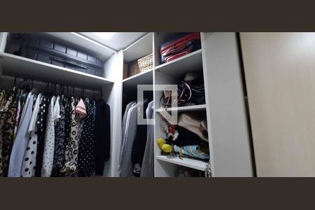 Apartamento à venda com 136m², 3 quartos e 4 vagas Apartamento à venda com 136m², 3 quartos e 4 vagasClosed