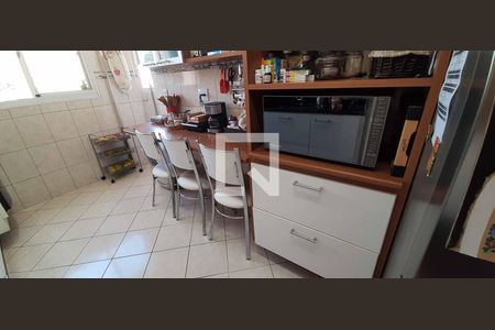 Apartamento à venda com 136m², 3 quartos e 4 vagas Apartamento à venda com 136m², 3 quartos e 4 vagasCozinha