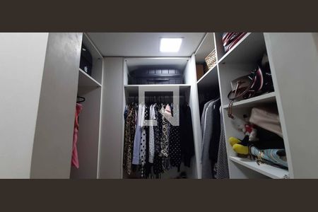 Apartamento à venda com 136m², 3 quartos e 4 vagas Apartamento à venda com 136m², 3 quartos e 4 vagasClosed