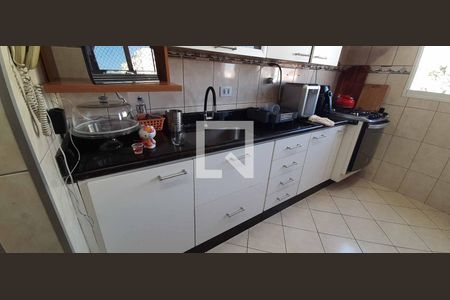 Apartamento à venda com 136m², 3 quartos e 4 vagas Apartamento à venda com 136m², 3 quartos e 4 vagasCozinha