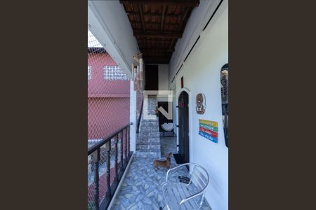 Casa à venda com 160m², 4 quartos e 3 vagas Casa à venda com 160m², 4 quartos e 3 vagasVaranda