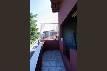 Casa à venda com 160m², 4 quartos e 3 vagas Casa à venda com 160m², 4 quartos e 3 vagasVaranda Salão