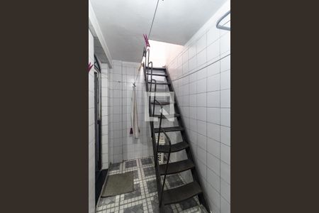 Casa à venda com 75m², 2 quartos e sem vagaEscada 