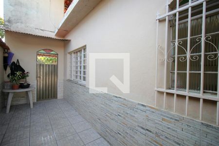 Casa à venda com 400m², 3 quartos e 3 vagasVaranda lateral