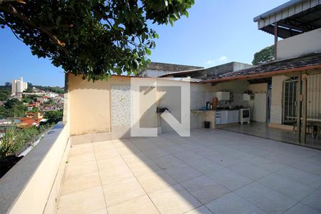 Varanda 1 de casa para alugar com 3 quartos, 400m² em Mooca, Belo Horizonte