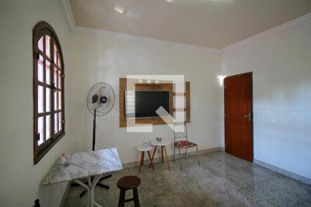 Sala de casa para alugar com 3 quartos, 400m² em Mooca, Belo Horizonte
