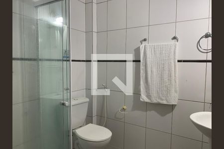 Banheiro de kitnet/studio para alugar com 1 quarto, 17m² em Paraíso, São Paulo
