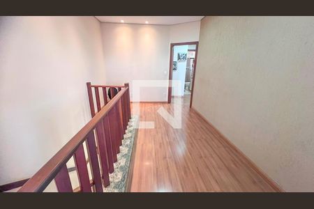 Escada de casa à venda com 4 quartos, 270m² em Guarani, Belo Horizonte