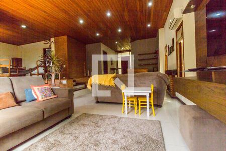 Casa de condomínio à venda com 350m², 5 quartos e 3 vagasSala
