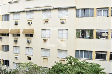 Vista da Sala de apartamento para alugar com 2 quartos, 48m² em Inhoaíba, Rio de Janeiro