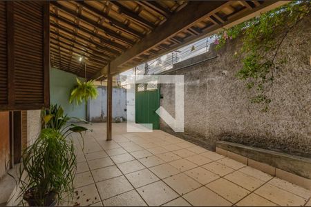 Casa à venda com 800m², 3 quartos e 12 vagasEntrada