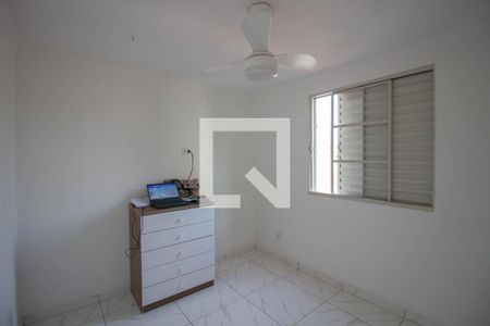 Quarto 2 de apartamento para alugar com 2 quartos, 45m² em Conjunto Residencial José Bonifácio, São Paulo