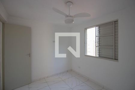 Quarto 1 de apartamento para alugar com 2 quartos, 45m² em Conjunto Residencial José Bonifácio, São Paulo