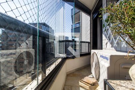 Apartamento à venda com 164m², 3 quartos e 2 vagasVaranda