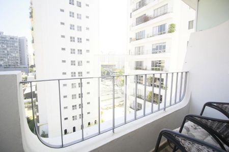 Apartamento à venda com 65m², 2 quartos e 1 vagaVaranda