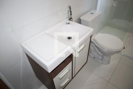 Banheiro de apartamento para alugar com 1 quarto, 48m² em Vila Medeiros, São Paulo