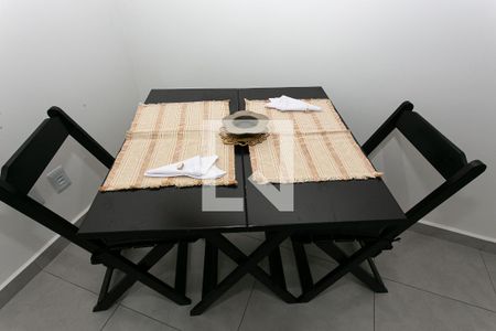 Apartamento para alugar com 25m², 1 quarto e sem vaga Apartamento para alugar com 25m², 1 quarto e sem vagaCozinha - Mesa e Cadeiras