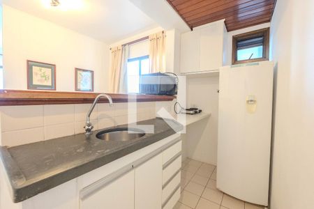 Sala/Cozinha de kitnet/studio para alugar com 1 quarto, 35m² em Consolação, São Paulo
