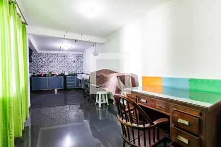 Casa à venda com 250m², 4 quartos e 2 vagas Casa à venda com 250m², 4 quartos e 2 vagasDormitório 3 - Área de Serviço