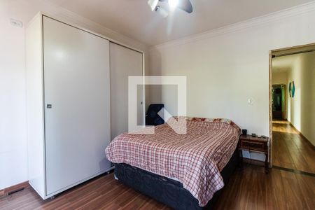 Casa à venda com 250m², 4 quartos e 2 vagas Casa à venda com 250m², 4 quartos e 2 vagasDormitório 1