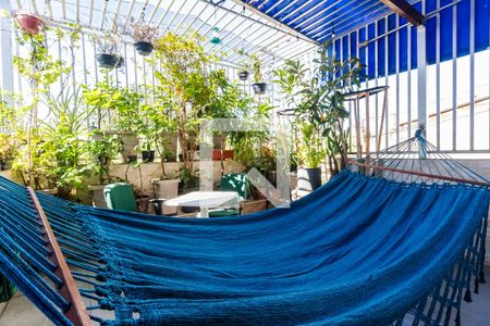 Casa à venda com 250m², 4 quartos e 2 vagas Casa à venda com 250m², 4 quartos e 2 vagasDormitório 1 - Varanda