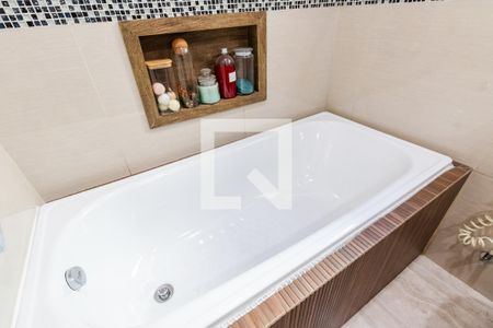 Casa à venda com 250m², 4 quartos e 2 vagas Casa à venda com 250m², 4 quartos e 2 vagasBanheiro 1