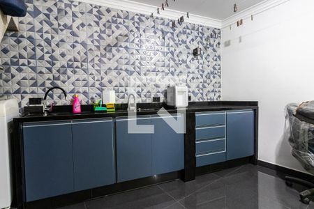 Casa à venda com 250m², 4 quartos e 2 vagas Casa à venda com 250m², 4 quartos e 2 vagasDormitório 3 - Área de Serviço